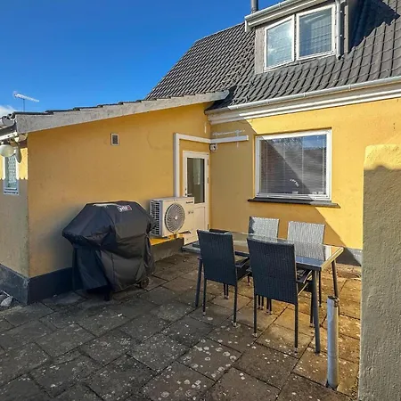 2 Bedroom Gorgeous In Ferienhaus