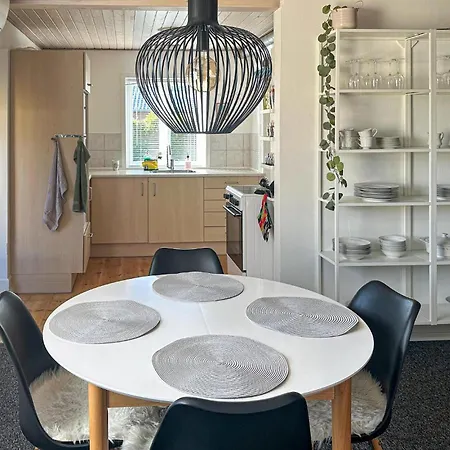 בית נופש 2 Bedroom Gorgeous In