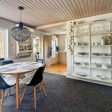 2 Bedroom Gorgeous In *