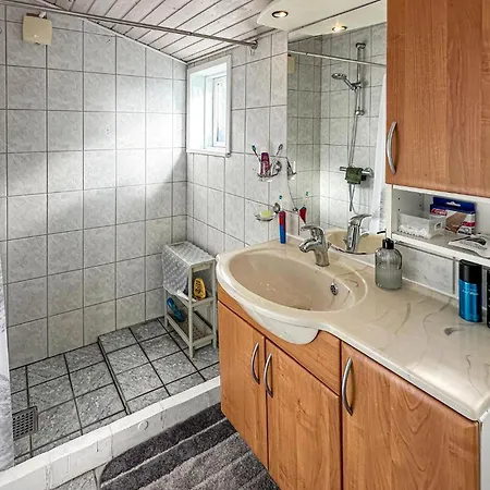 2 Bedroom Gorgeous In Ostermarie