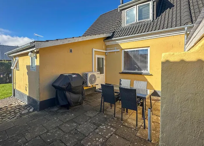 2 Bedroom Gorgeous In Сasa de vacaciones