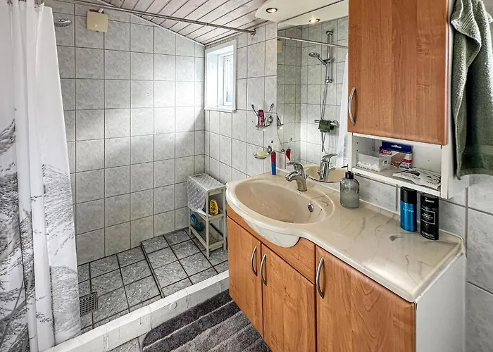 2 Bedroom Gorgeous In Ostermarie